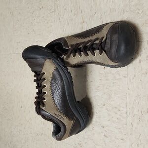 Keen tan and brown leather shoes